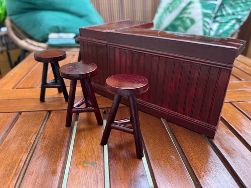 Dolls house bar pub - bar,